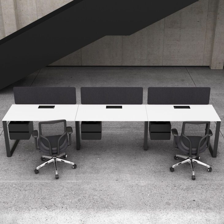 Modern Office Workstation Desks in Dubai for team-oriented workspaces